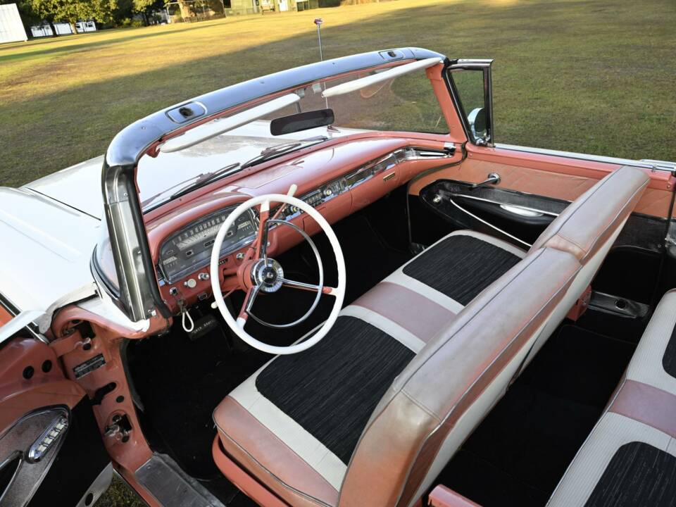 Bild 34/50 von Ford Fairlane 500 Skyliner (1959)
