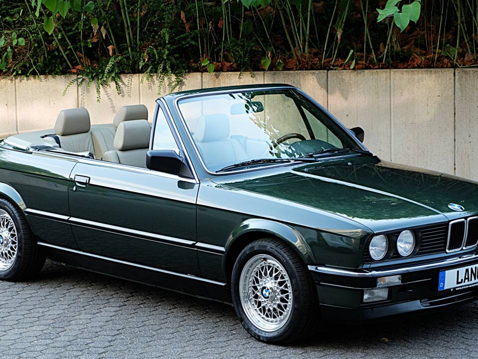Immagine 3/48 di BMW 325i (1986)