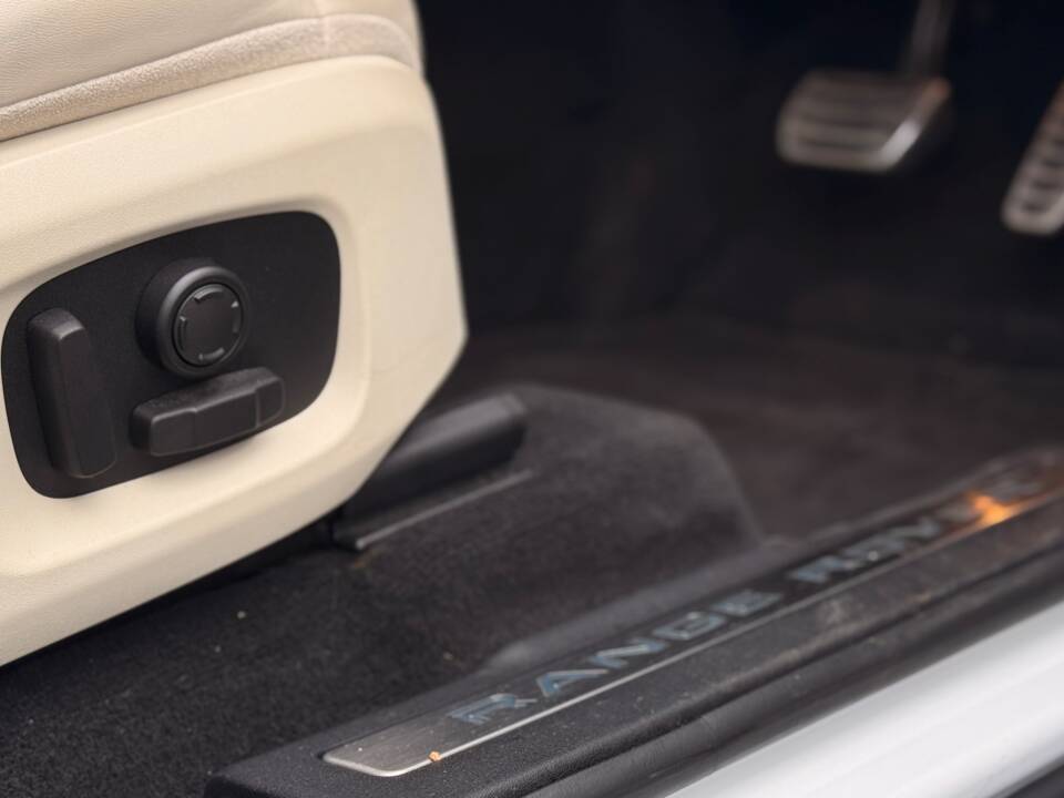 Bild 9/30 von Land Rover Range Rover Evoque TD4 (2017)