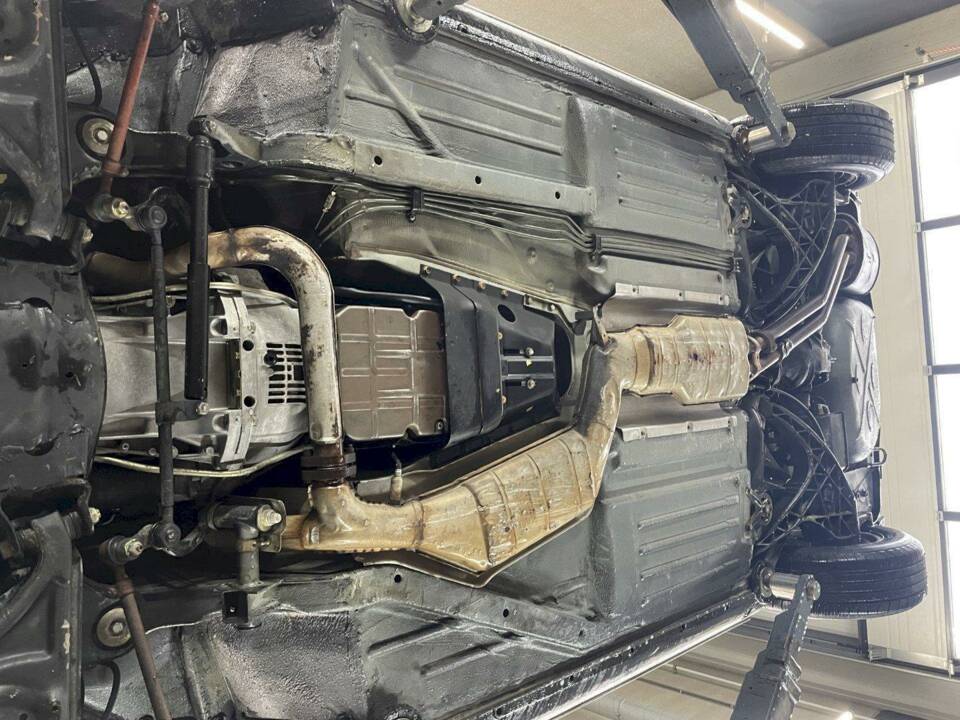 Immagine 33/36 di Mercedes-Benz 560 SL (1989)