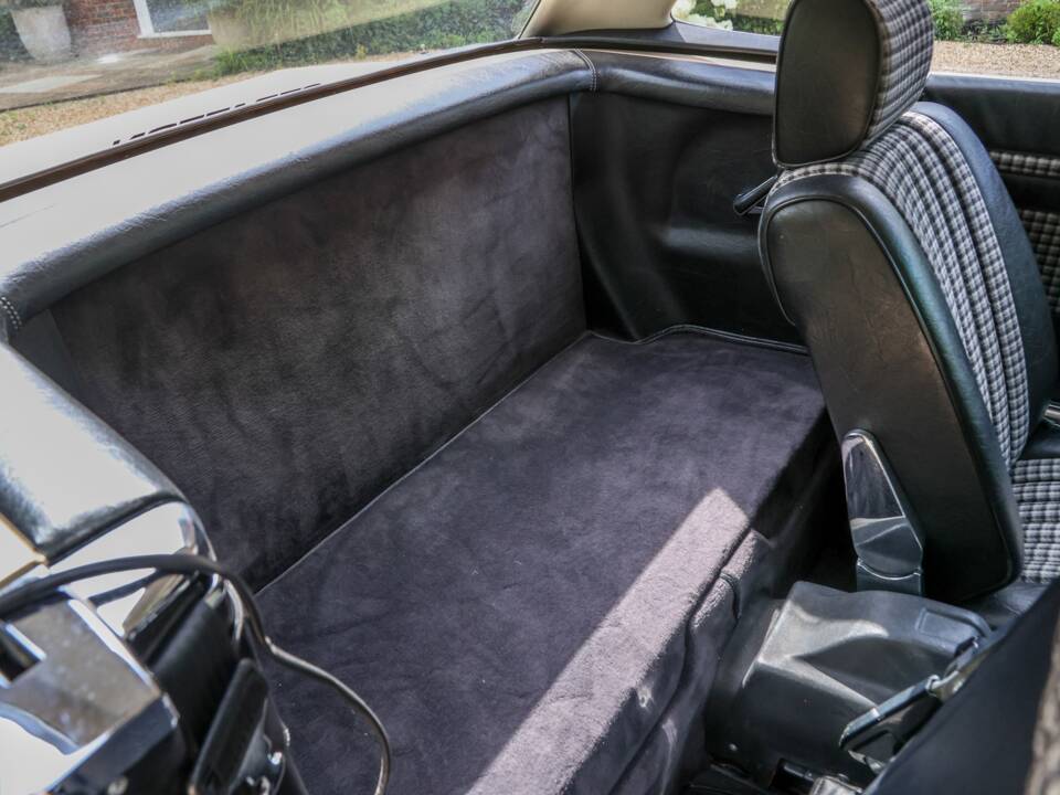 Afbeelding 30/40 van Mercedes-Benz 280 SL (1981)