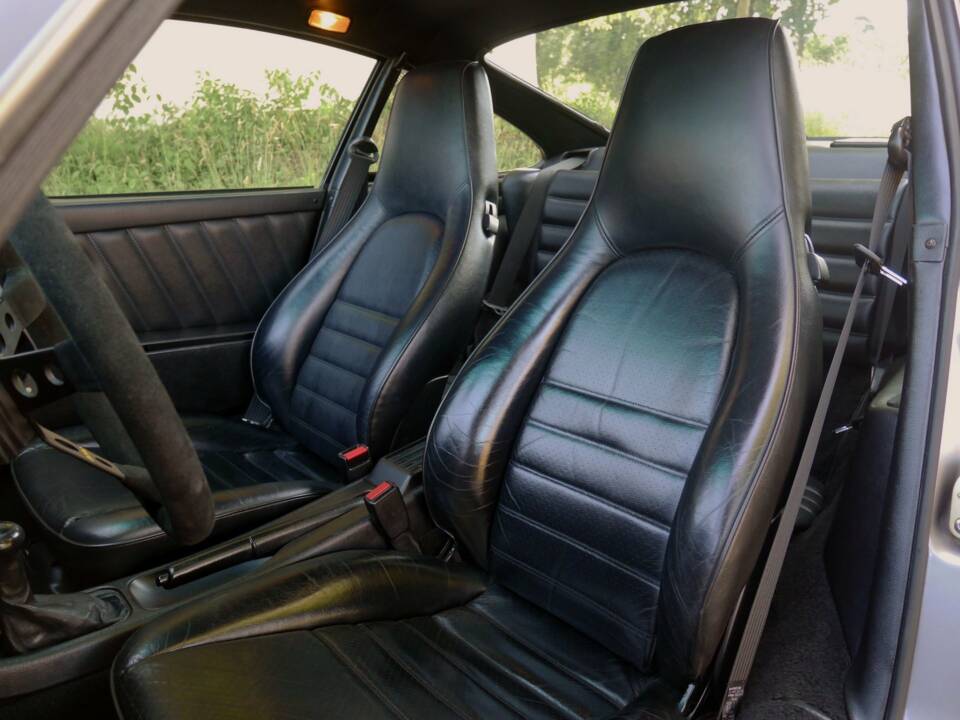 Immagine 20/31 di Porsche 911 Carrera 4 (1989)