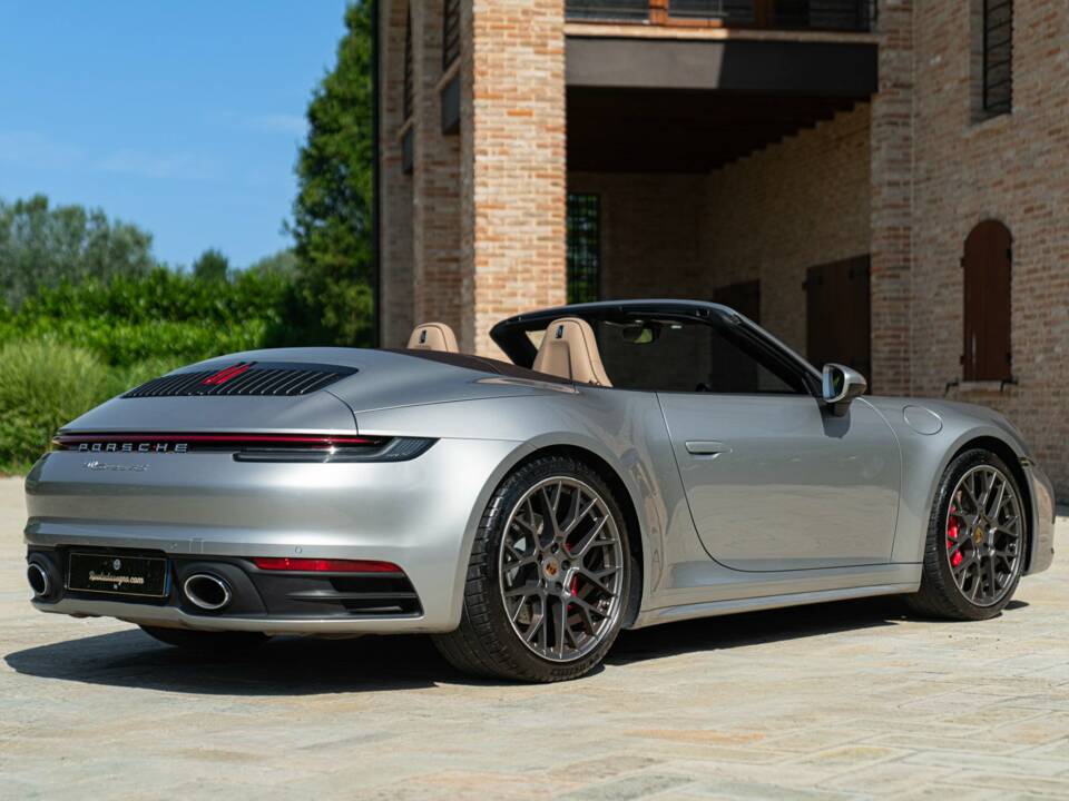 Image 10/50 of Porsche 911 Carrera 4S (2019)