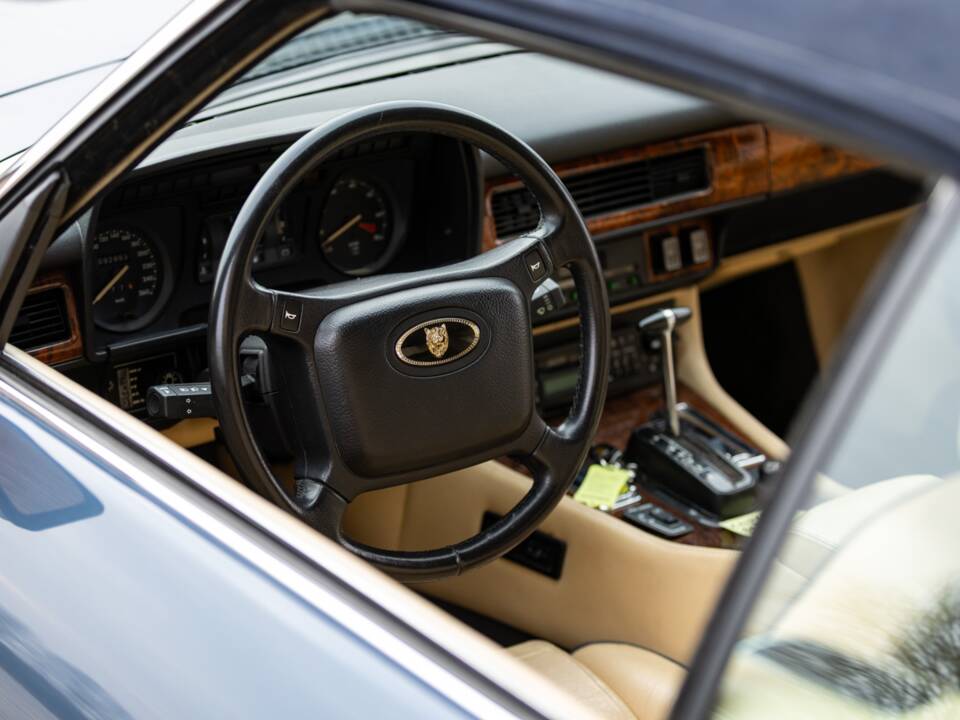 Bild 32/50 von Jaguar XJS 5.3 V12 (1990)