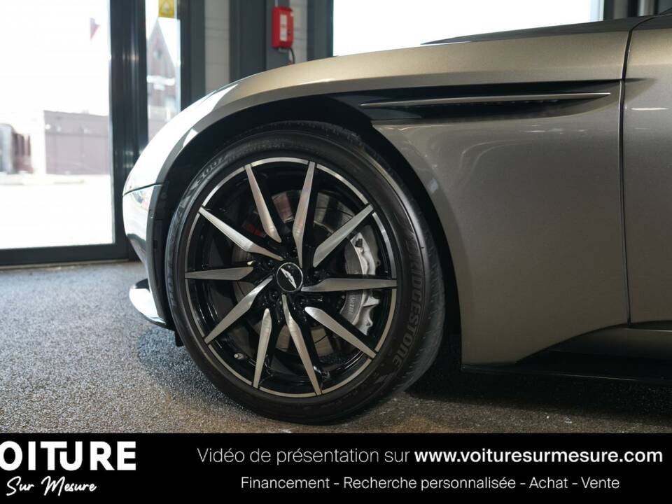 Image 18/29 of Aston Martin DB 11 V12 (2018)