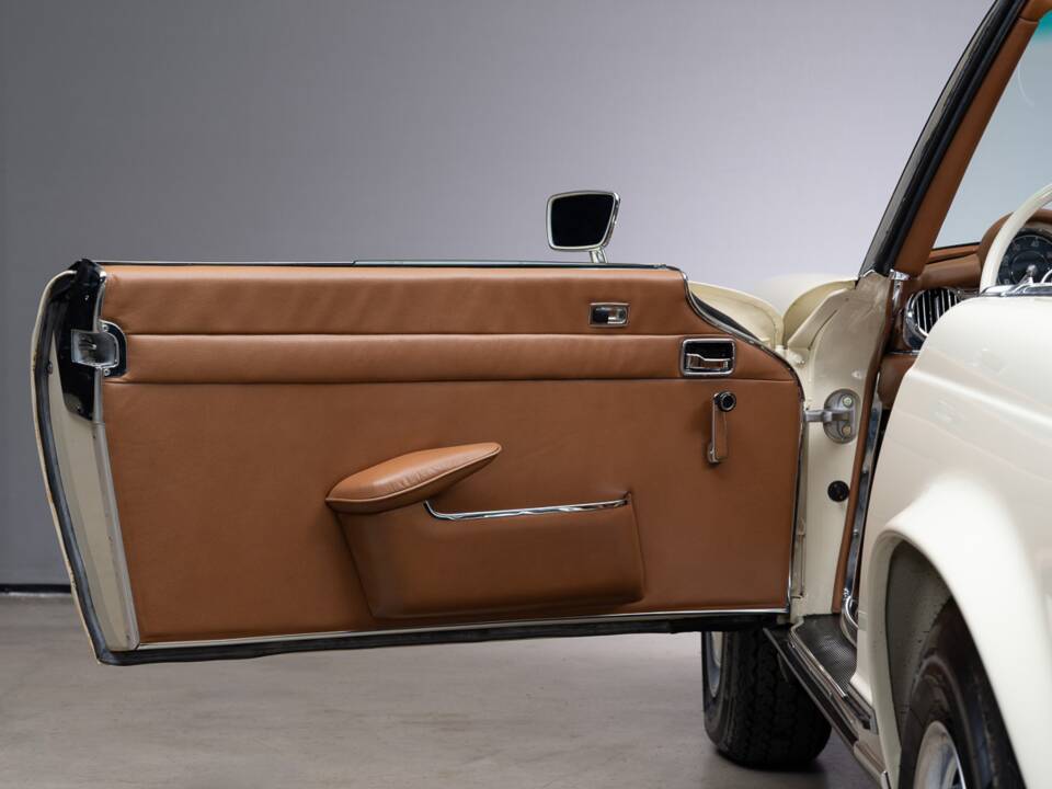 Image 23/41 of Mercedes-Benz 280 SL (1969)