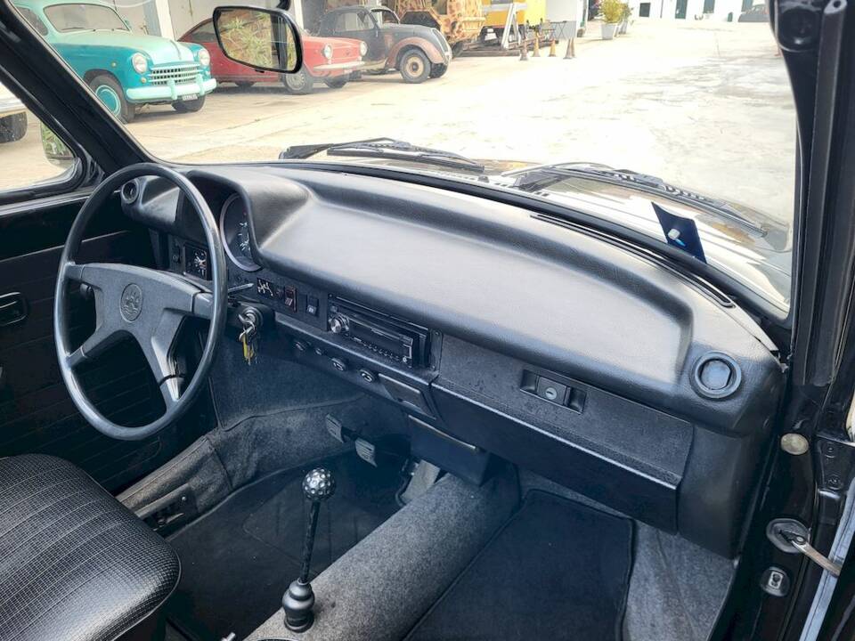 Immagine 39/47 di Volkswagen Käfer 1303 (1974)