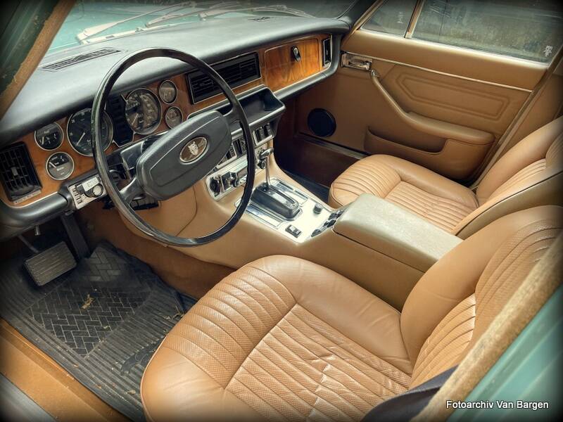 Bild 2/21 von Jaguar XJ 6 4.2 (1974)