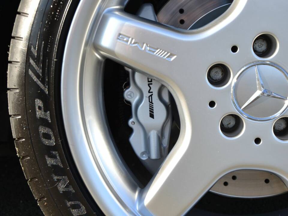 Imagen 51/100 de Mercedes-Benz E 55 AMG (2003)