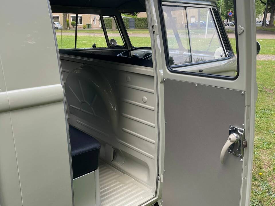 Bild 19/23 von Volkswagen T1 pickup double cabin (1960)