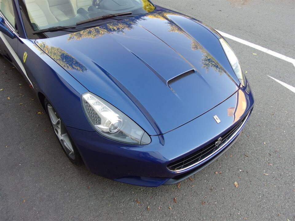 Bild 11/99 von Ferrari California (2009)
