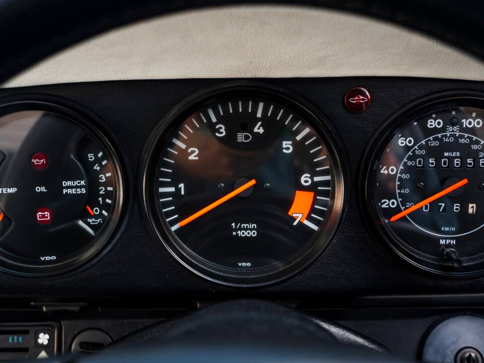 Bild 35/60 von Porsche 911 Carrera 3.2 (1987)