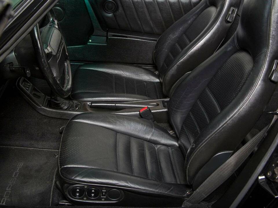 Bild 19/38 von Porsche 911 Carrera 2 (1992)