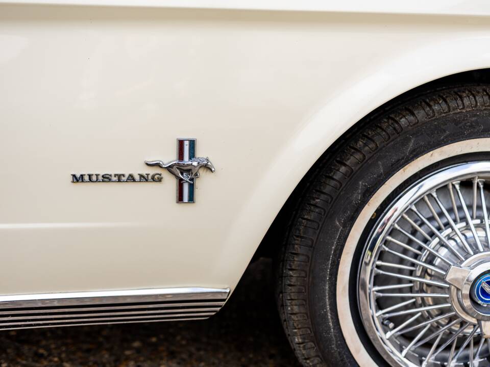 Image 22/50 of Ford Mustang 200 (1966)