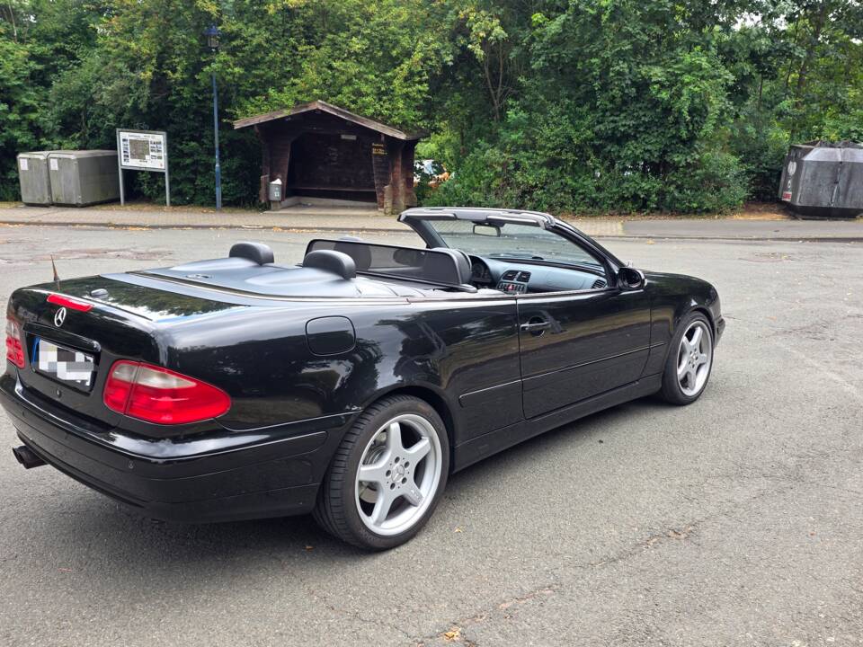 Bild 4/7 von Mercedes-Benz CLK 430 (2001)