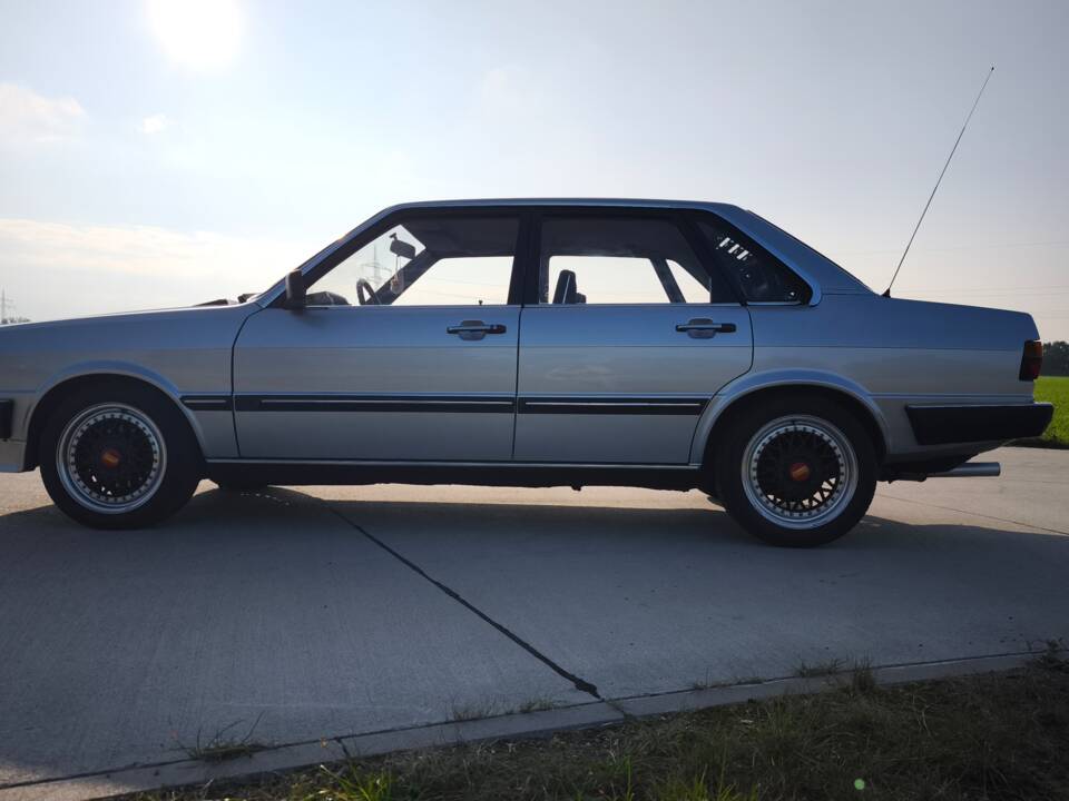 Image 72/94 de Audi 80 CD 5S (1982)