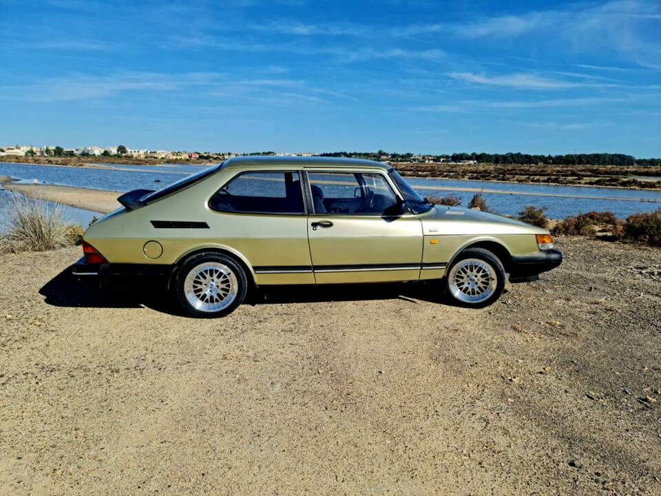 Image 9/50 of Saab 900 (1992)