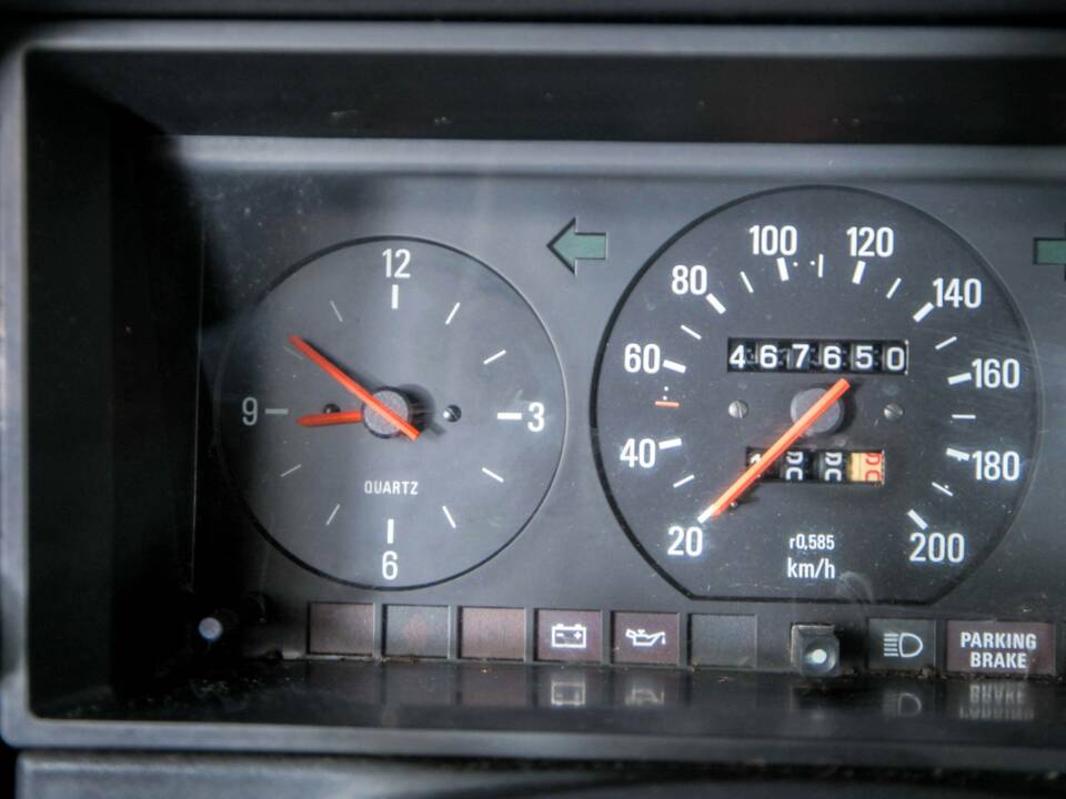 Image 20/50 de Volvo 240 Turbo (1983)
