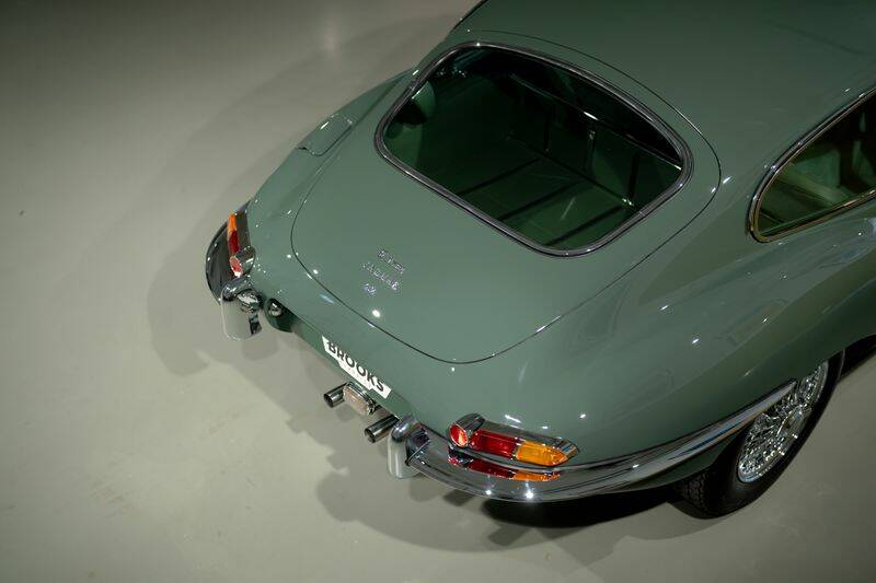 Image 14/50 de Jaguar Type E 4.2 (1966)