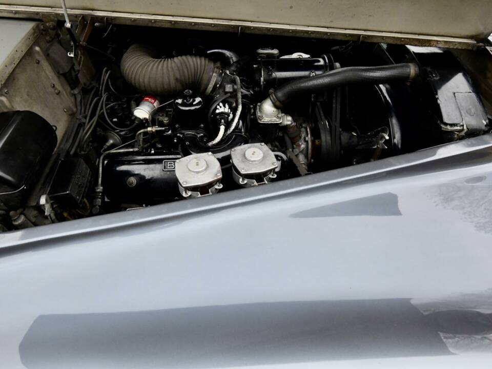 Image 36/50 of Bentley S 3 (1964)