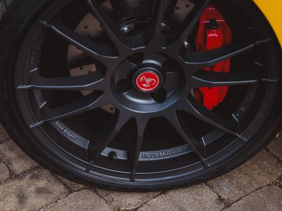 Immagine 5/8 di Abarth 695 Biposto (2016)