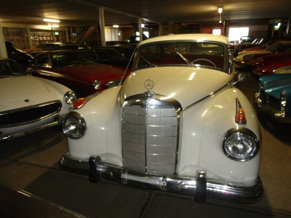 Image 1/28 de Mercedes-Benz 300 d (1960)