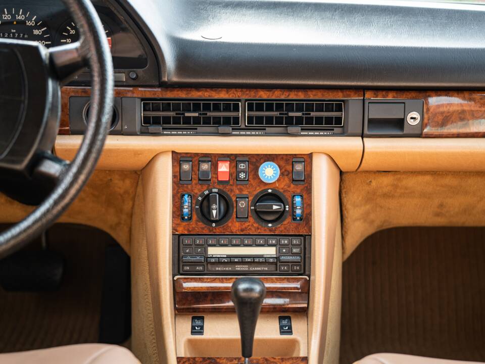 Bild 36/76 von Mercedes-Benz 500 SEL (1985)