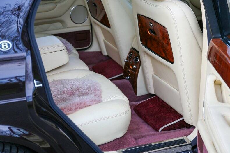 Bild 33/50 von Bentley Arnage T 24 Mulliner (2002)