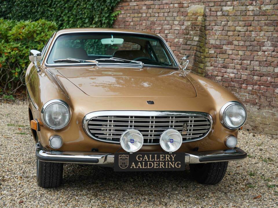 Image 13/50 of Volvo 1800 E (1971)