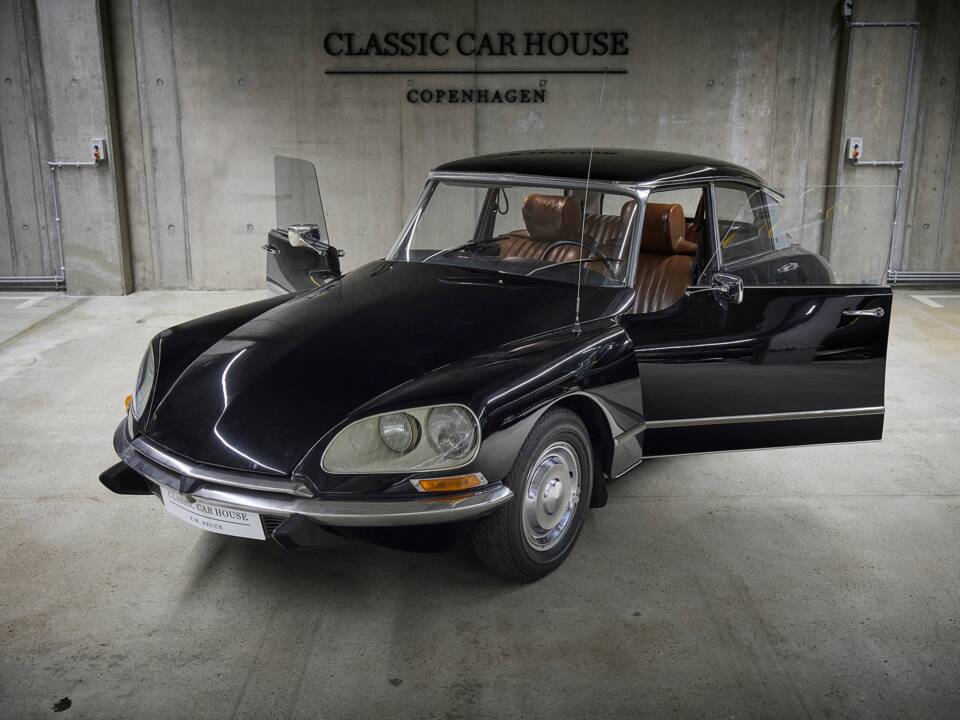 Image 2/98 de Citroën DS 21 Pallas (1971)