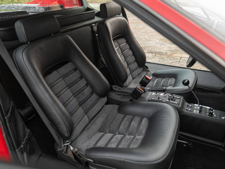 Image 37/50 of Ferrari 512 BBi (1982)