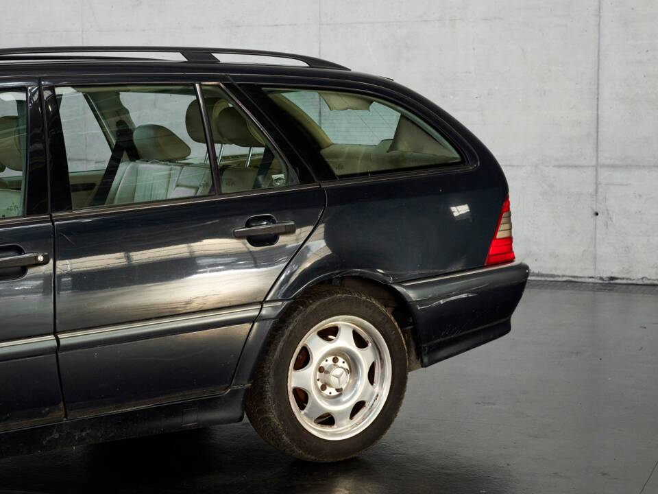 Bild 5/45 von Mercedes-Benz C 230 Kompressor T (1999)