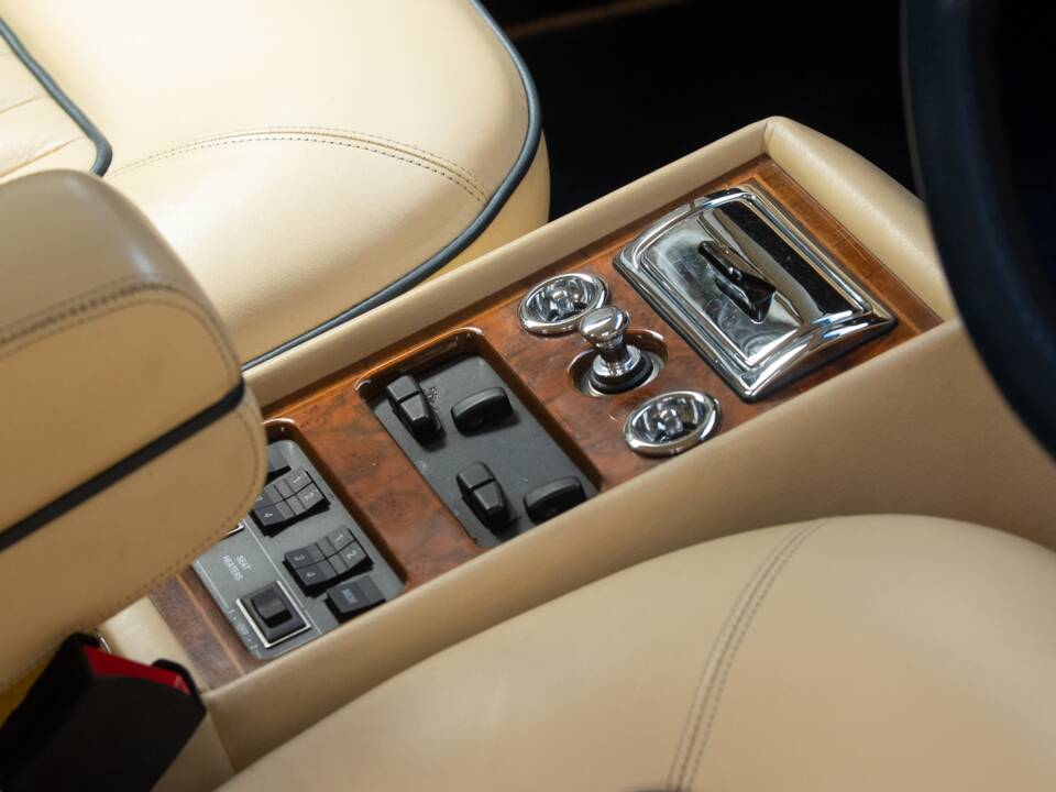Imagen 12/22 de Rolls-Royce Silver Spirit II (1990)
