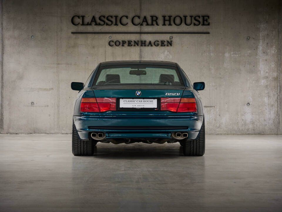 Image 3/81 de BMW 850i (1991)