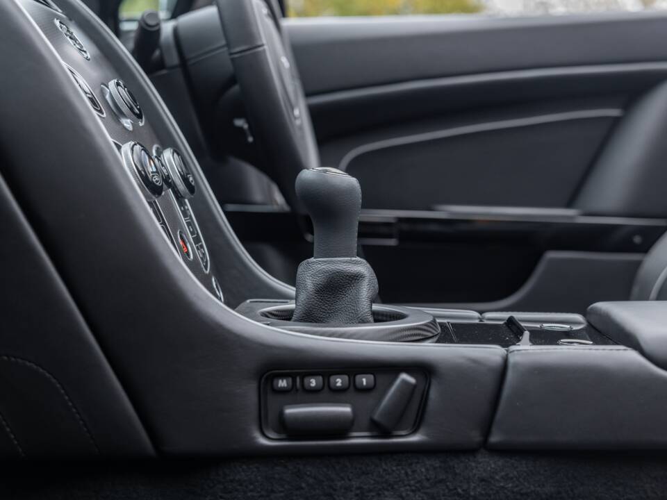 Bild 59/84 von Aston Martin V12 Vantage AMR Roadster (2018)