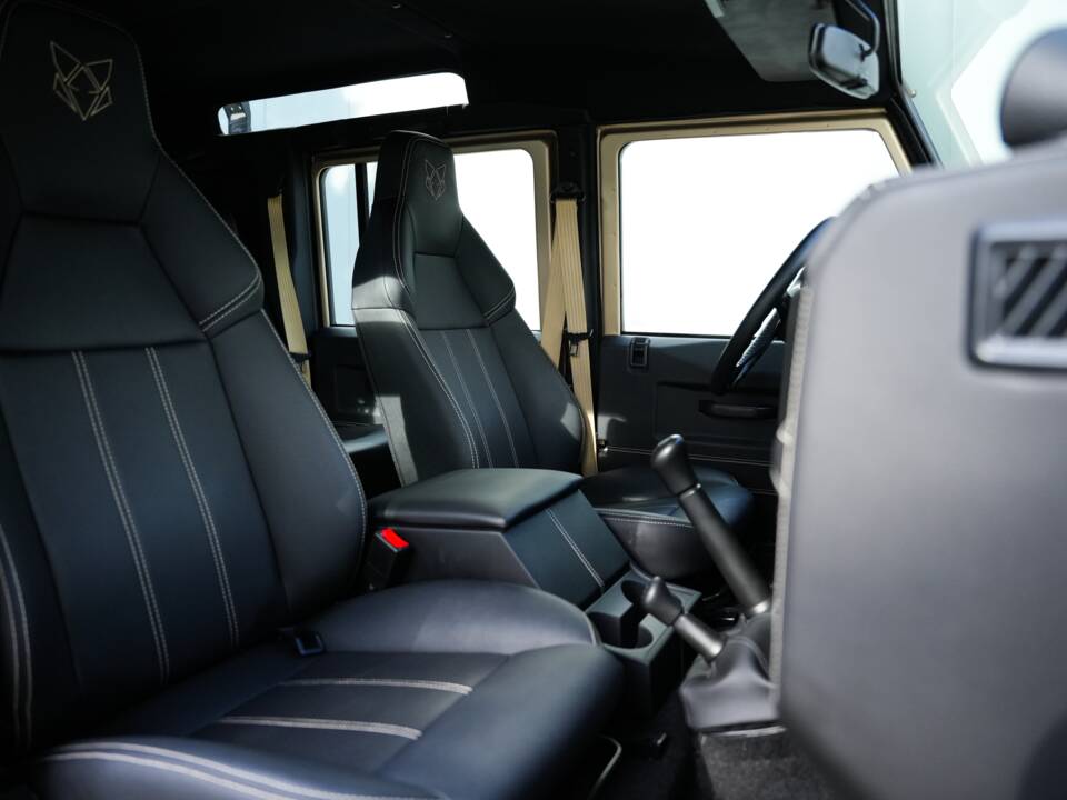 Bild 9/58 von Land Rover Defender 110 (2013)