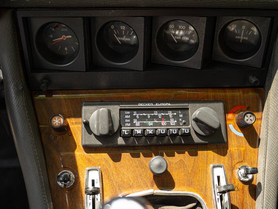Bild 54/81 von Ferrari 365 GT4 2+2 (1973)