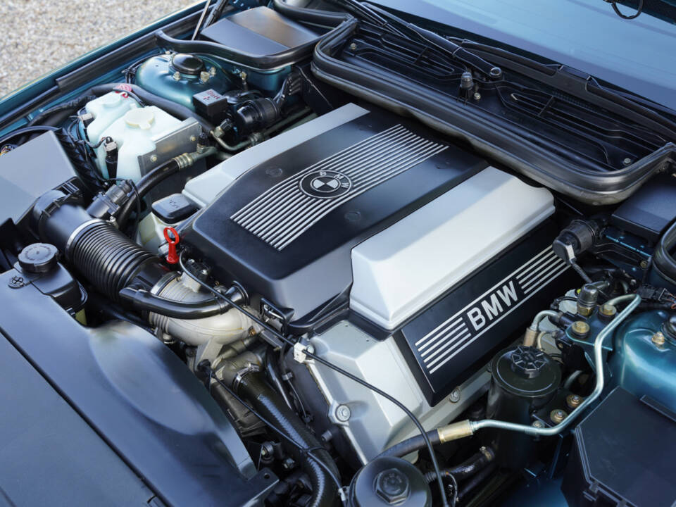 Image 29/50 of BMW 850Ci (1994)