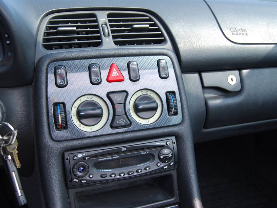 Image 27/46 of Mercedes-Benz CLK 200 (1999)