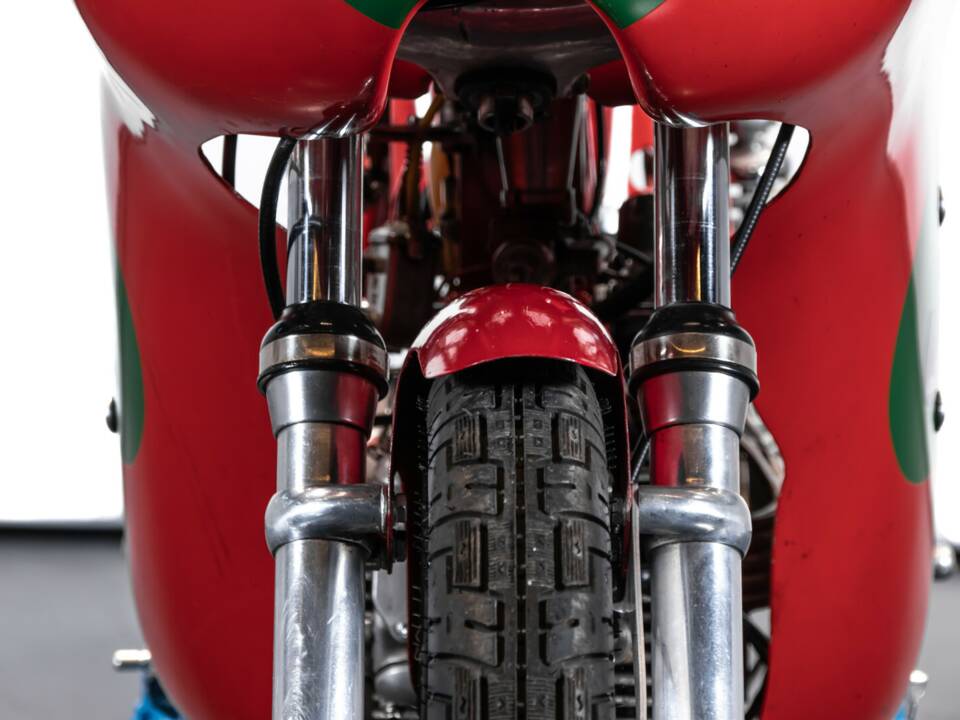 Immagine 14/32 di Aermacchi Harley-Davidson Ala d'oro 250 (1963)
