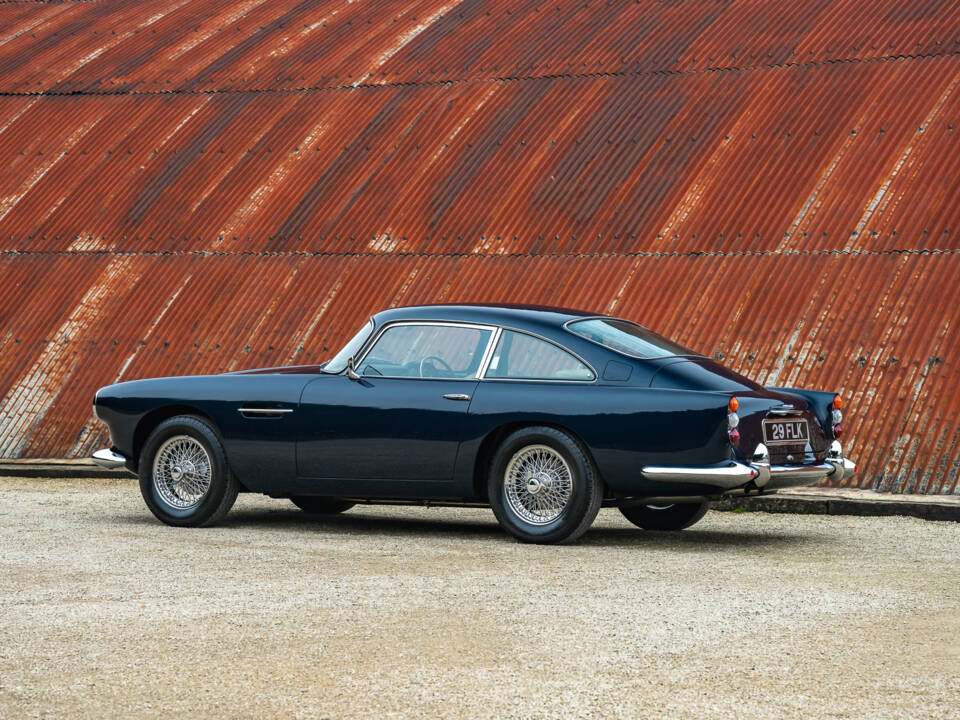 Image 4/33 de Aston Martin DB 4 (1963)