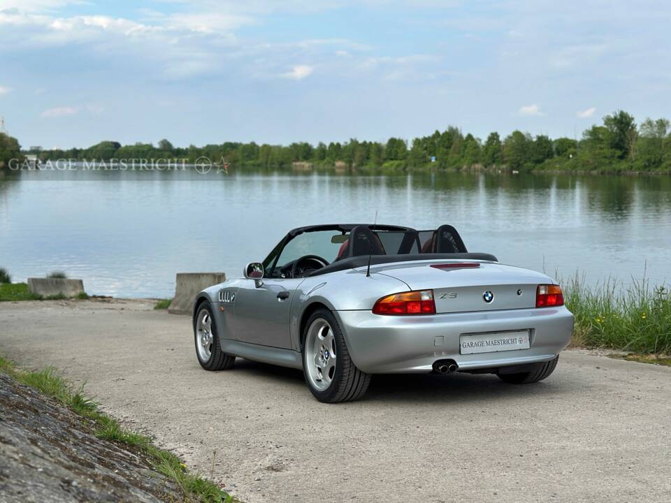 Afbeelding 4/96 van BMW Z3 2.8 (1998)