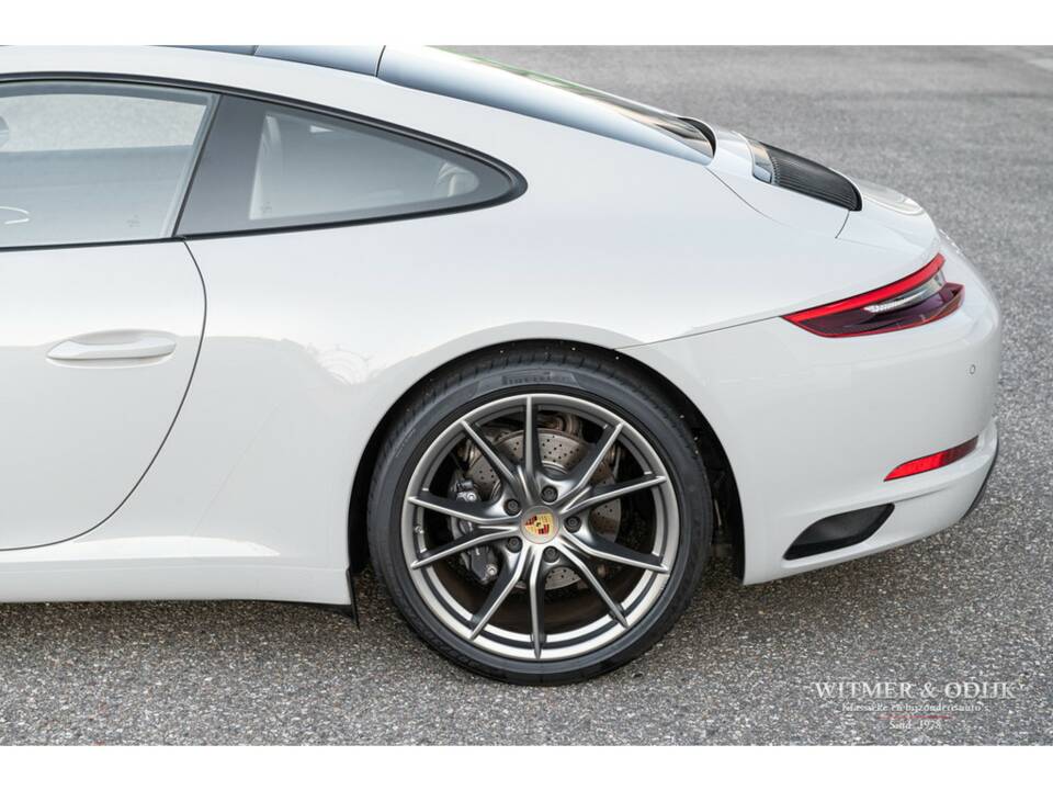 Bild 17/32 von Porsche 911 Carrera (2018)