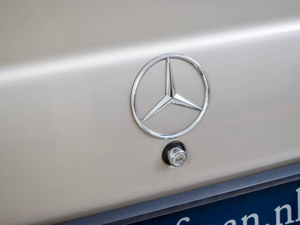 Afbeelding 12/50 van Mercedes-Benz 190 D 2.5 Turbo (1989)