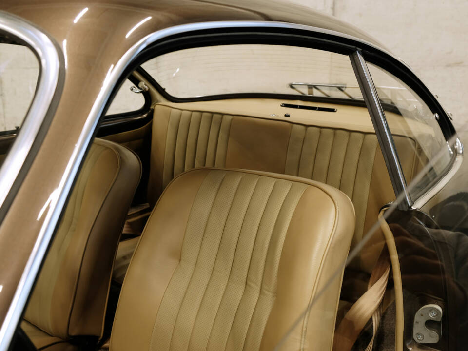 Immagine 13/23 di Volkswagen Karmann Ghia 1500 (1969)