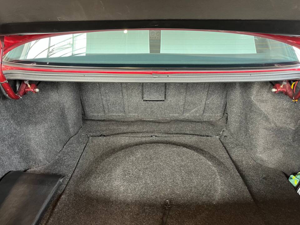 Image 18/47 of Lancia Thema 8.32 (1989)
