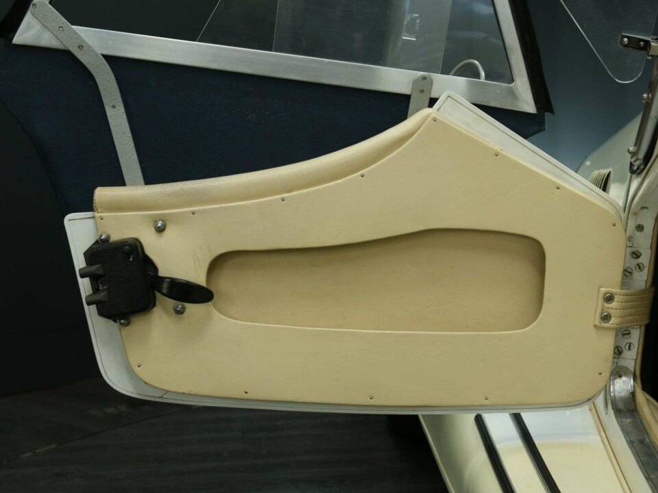 Bild 10/30 von Morgan Plus 8 Inj. (1987)