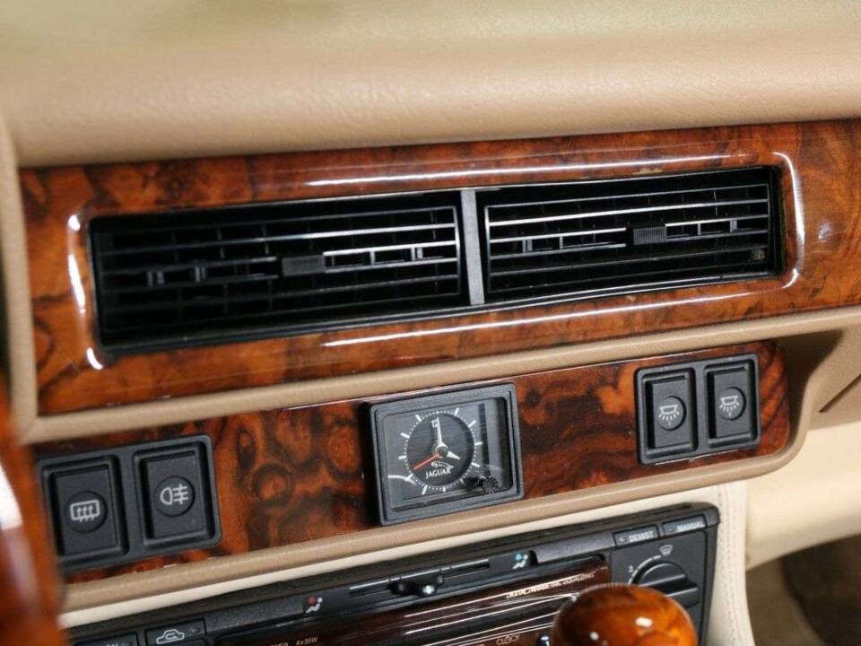 Image 17/49 de Jaguar XJS 4.0 (1995)