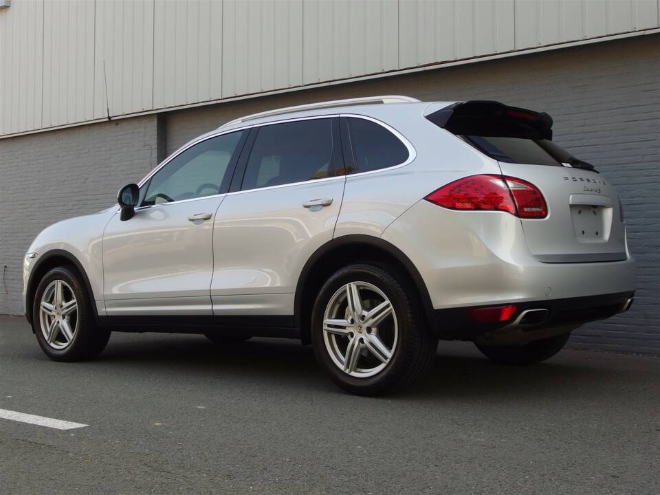 Image 6/98 of Porsche Cayenne S (2010)