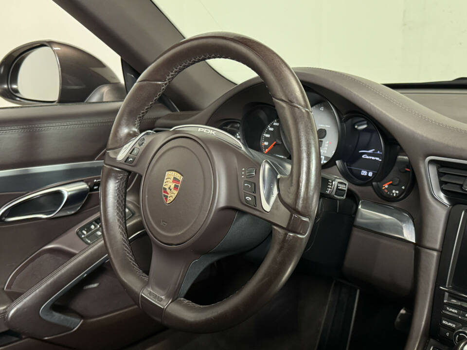 Image 27/50 de Porsche 911 Carrera S (2013)